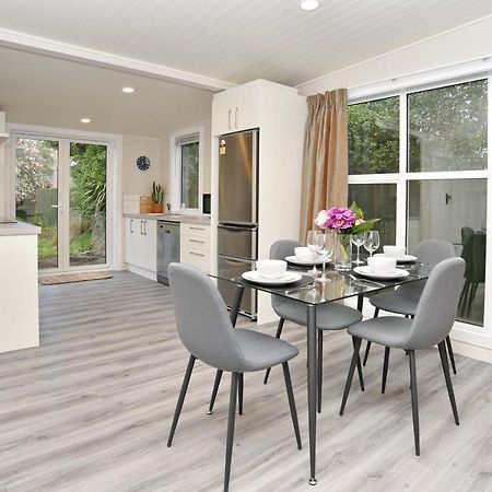 Albemarle Villa - Christchurch Holiday Homes Exteriör bild