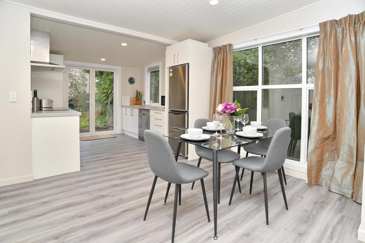 Albemarle Villa - Christchurch Holiday Homes Exteriör bild